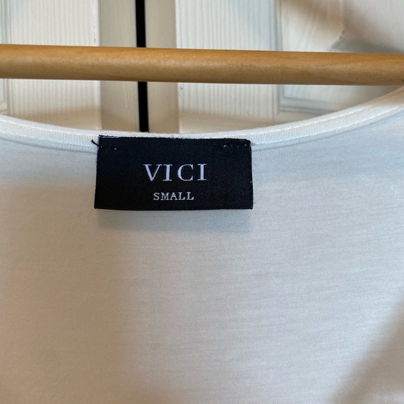 Flowy Tank Top - Picture 2 of 4